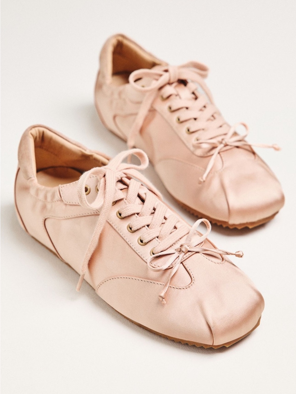 Women’s Pale Pink Lace-Up Casual Sneakers